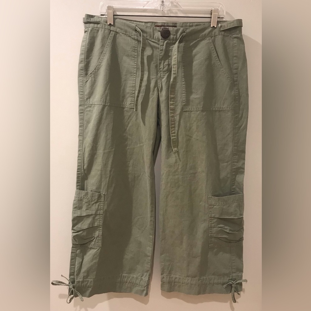 CARGO CAPRI OLIVE GREEN PANTS